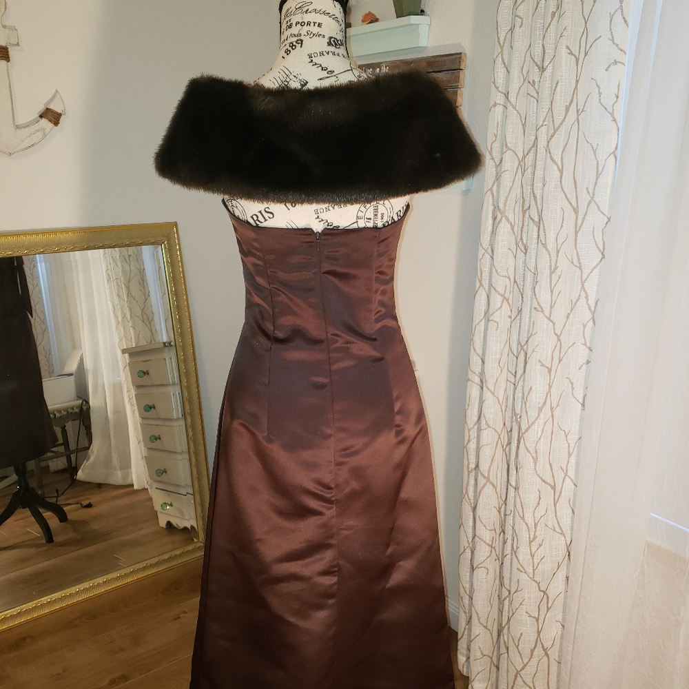 Jessica McClintock fits Size 4 - Picture 5 of 6
